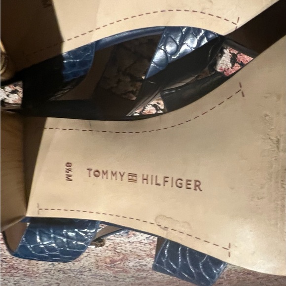 Tommy Hilfiger Women's Sadah Stacked Heel Sandals Slip On Blue 8 and a half M - Picture 7 of 8